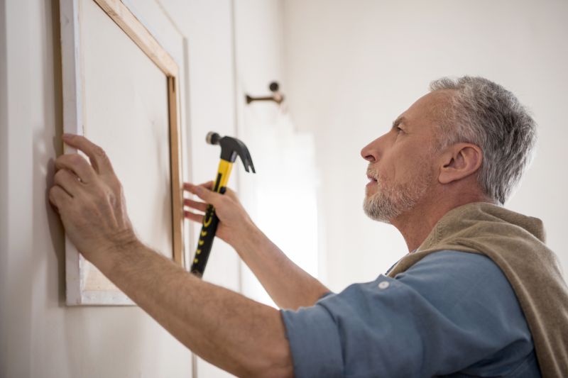 Picture Hanging Service in Kansas City, KS
